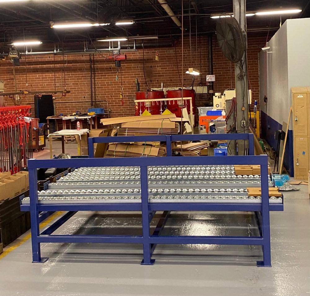 Blue frame gravity conveyor